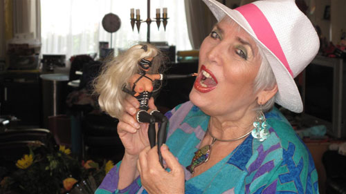 xie mouth wide open xie mouth wide open