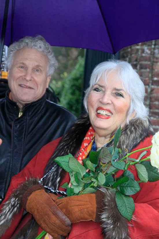 a-few-rare-happy-moments-at-the-funeral