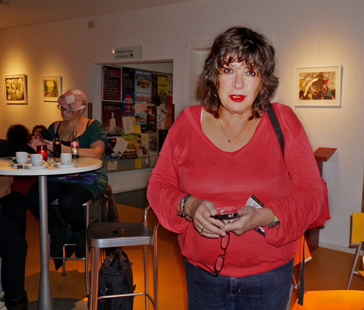 marijke_with_her_mobile 2 marijke_with_her_mobile 2