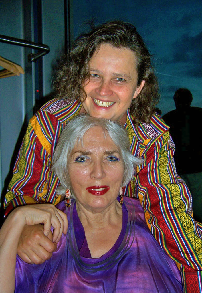 dia_with_long_hair_and_xie 2000 dia_with_long_hair_and_xie 2000