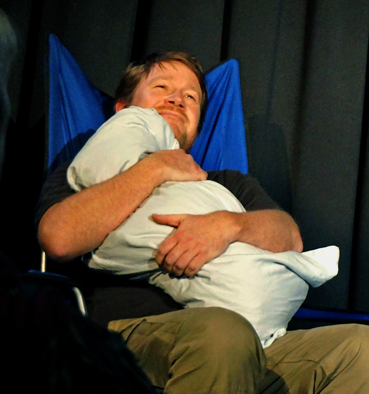 Smiler_holding_his_pillow Smiler_holding_his_pillow