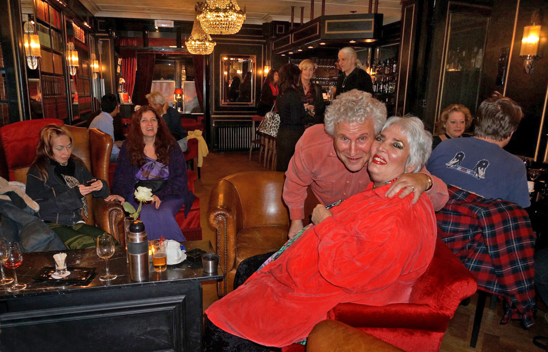 xie_being_cuddled_by_philippe_apollo xie_being_cuddled_by_philippe_apollo