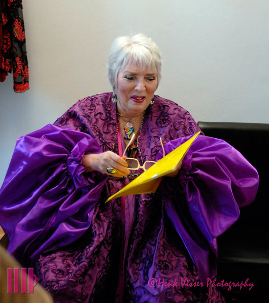 having-fun-reading-love-poems