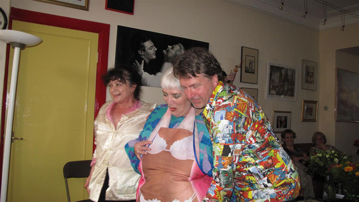 fifi xie and rodolfo in sexy apron fifi xie and rodolfo in sexy apron