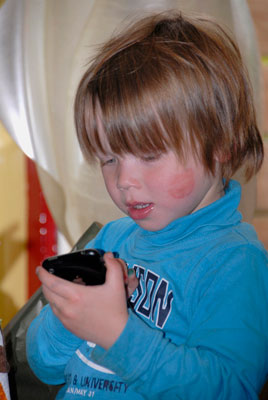 kiss-kiss-mark-on-cheek kiss-kiss-mark-on-cheek