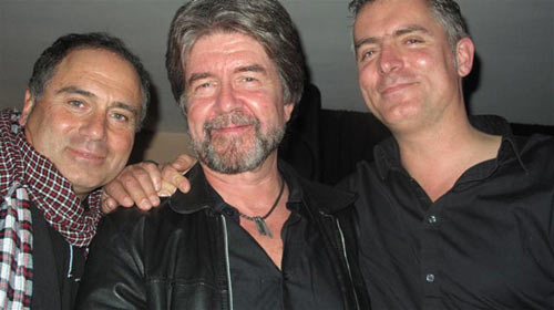 happy-threesome happy-threesome