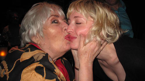 3xie-kissing-stefanie 3xie-kissing-stefanie