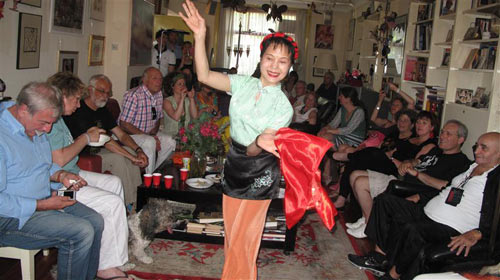 more-chinese-dancing.jpg more-chinese-dancing.jpg