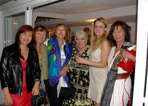 benalmadena-group-with-hannelore-and-chinese-friend benalmadena-group-with-hannelore-and-chinese-friend